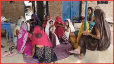 Photo of कलह बना काल: मां ने की आत्महत्या, पांच बेटियां घर छोड़ भटकती रहीं महाराष्ट्र तक