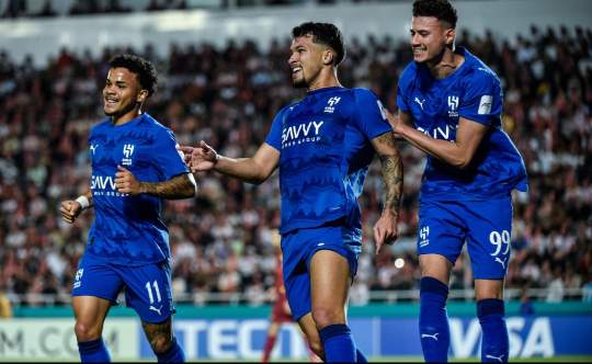 नेसाफ कर्षी, अल हिलाल, अल दुहैल और अल अहली टीमों के खिलाड़ी AFC Champions League 2025 मैच में गोल, रणनीति और जश्न के दौरान
