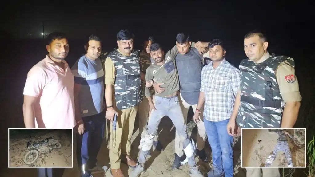 बलिया की पुलिस टीम मुठभेड़ में घायल 50 हजार के इनामी बदमाश को गिरफ्तार करती हुई, रात का दृश्य और जब्त मोटरसाइकिल।