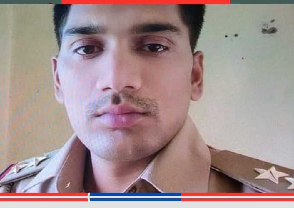 नवाबगंज थाना गोंडा में तैनात दरोगा अमर पटेल की फाइल फोटो, जिसे रिश्वत लेते एंटी करप्शन टीम ने गिरफ्तार किया