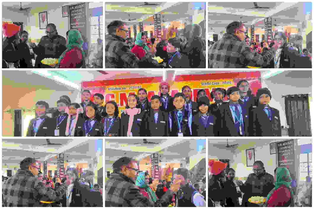 सलेमपुर देवरिया स्थित जी एम एकेडमी सीनियर सेकेंडरी स्कूल में अंतर्राष्ट्रीय हिंदी ओलंपियाड 2025 के स्वर्ण, रजत और कांस्य पदक विजेता छात्रों को सम्मानित करते शिक्षक और प्रधानाचार्य