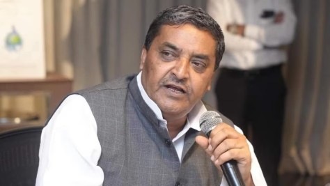 राज्यसभा में खाद्य सुरक्षा अधिनियम के तहत आय सीमा बढ़ाने की मांग उठाते सपा सांसद जावेद अली खान