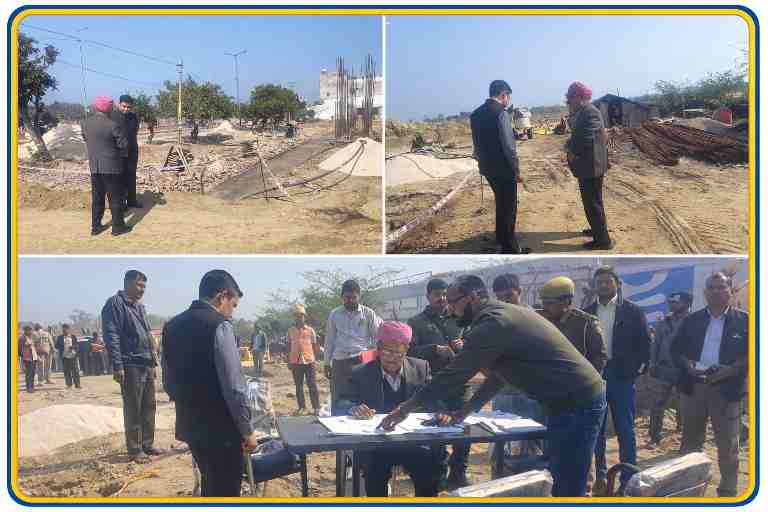 पूंछरी क्षेत्र में ₹67 करोड़ की विकास योजना के अंतर्गत निर्माण कार्यों का निरीक्षण करते राजस्थान धरोहर प्राधिकरण अध्यक्ष ओंकार सिंह लखावत और प्रशासनिक अधिकारी