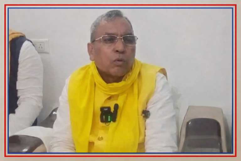 जौनपुर में मीडिया से बातचीत करते पंचायती राज मंत्री ओमप्रकाश राजभर, SIR प्रक्रिया और चुनाव आयोग पर बयान देते हुए