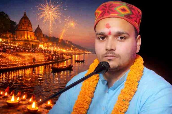 आचार्य अजय शुक्ल माइक के साथ प्रवचन देते हुए, नवरात्रि पूजन और रामनवमी तिथि की जानकारी